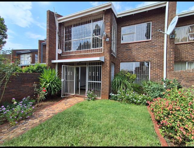 3 BEDROOM DUPLEX FOR SALE IN STILFONTEIN EXT 3
